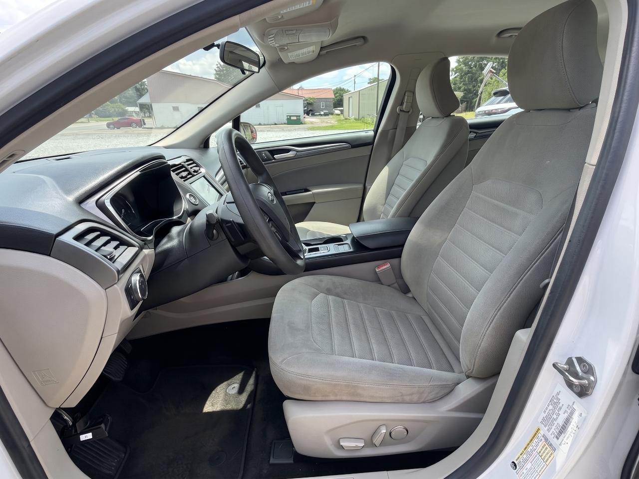 Ford Fusion SE 2017