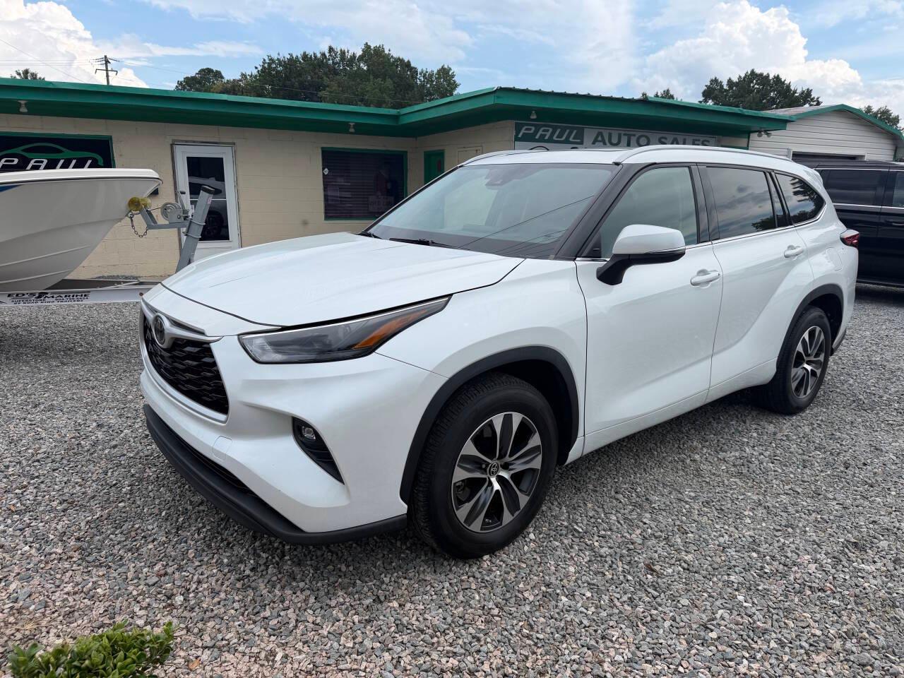 Toyota Highlander XLE FWD V6 2022
