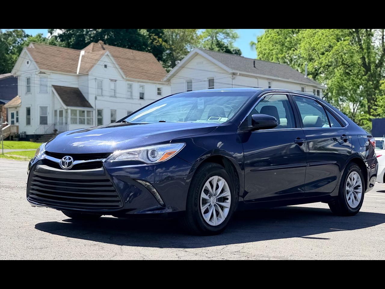 2016 Toyota Camry LE 4D Sedan