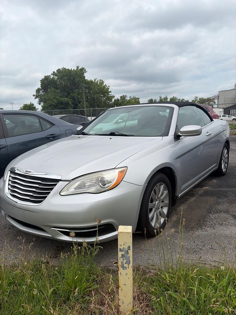 2011 Chrysler 200 Touring Convertible