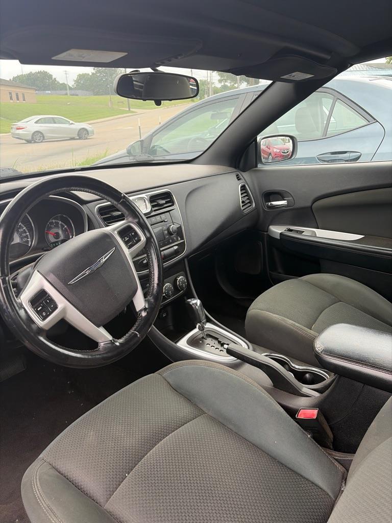 Chrysler 200 Touring Convertible 2011