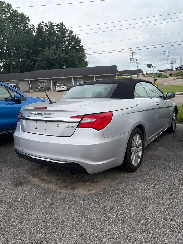 Chrysler 200 Touring Convertible 2011