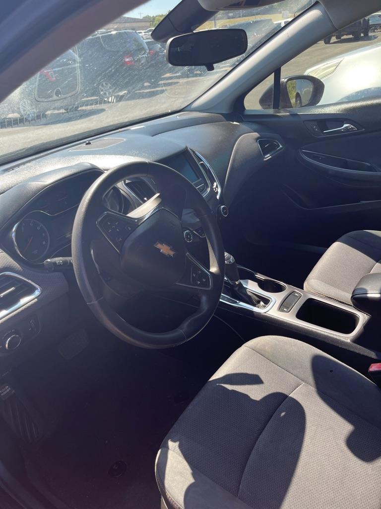 Chevrolet Cruze LS Hatchback 2019