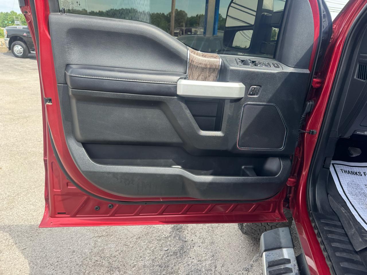 Ford Super Duty F-350 SRW 4WD Crew Cab 156" Lariat 2019