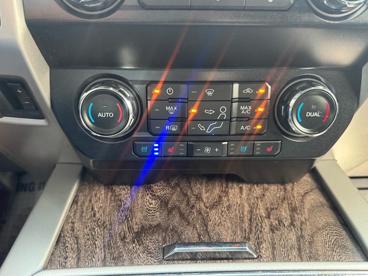 Ford Super Duty F-350 SRW 4WD Crew Cab 156" Lariat 2019