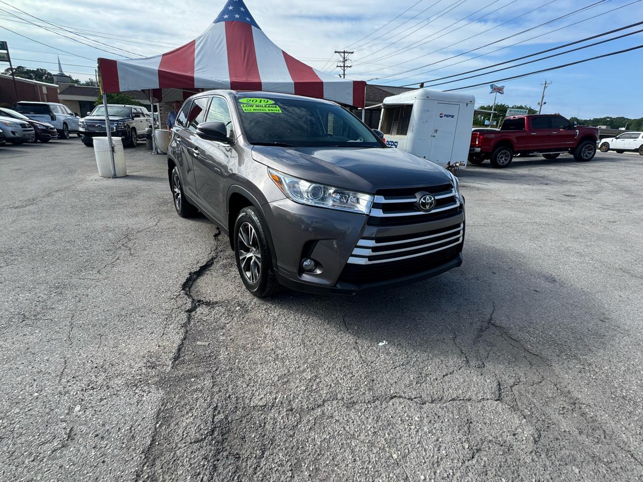 Toyota Highlander AWD 4dr V6 LE Plus (Natl) 2019