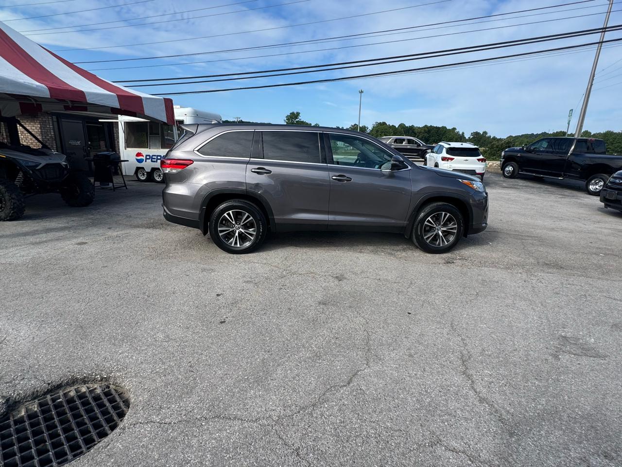 Toyota Highlander AWD 4dr V6 LE Plus (Natl) 2019