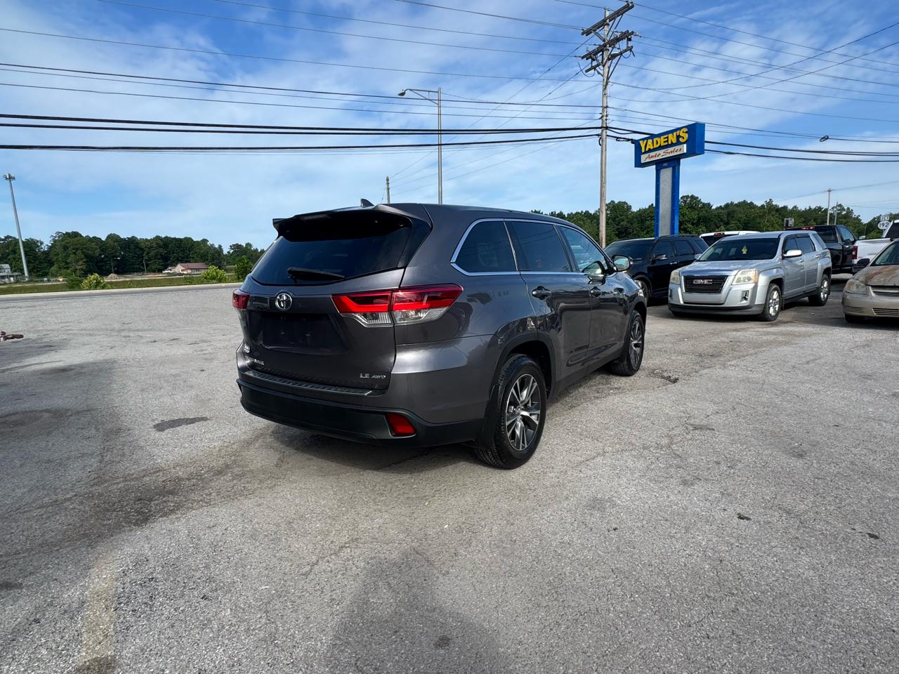 Toyota Highlander AWD 4dr V6 LE Plus (Natl) 2019