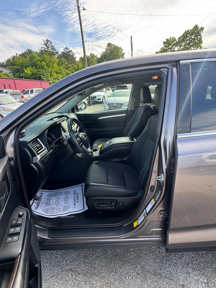 Toyota Highlander AWD 4dr V6 LE Plus (Natl) 2019