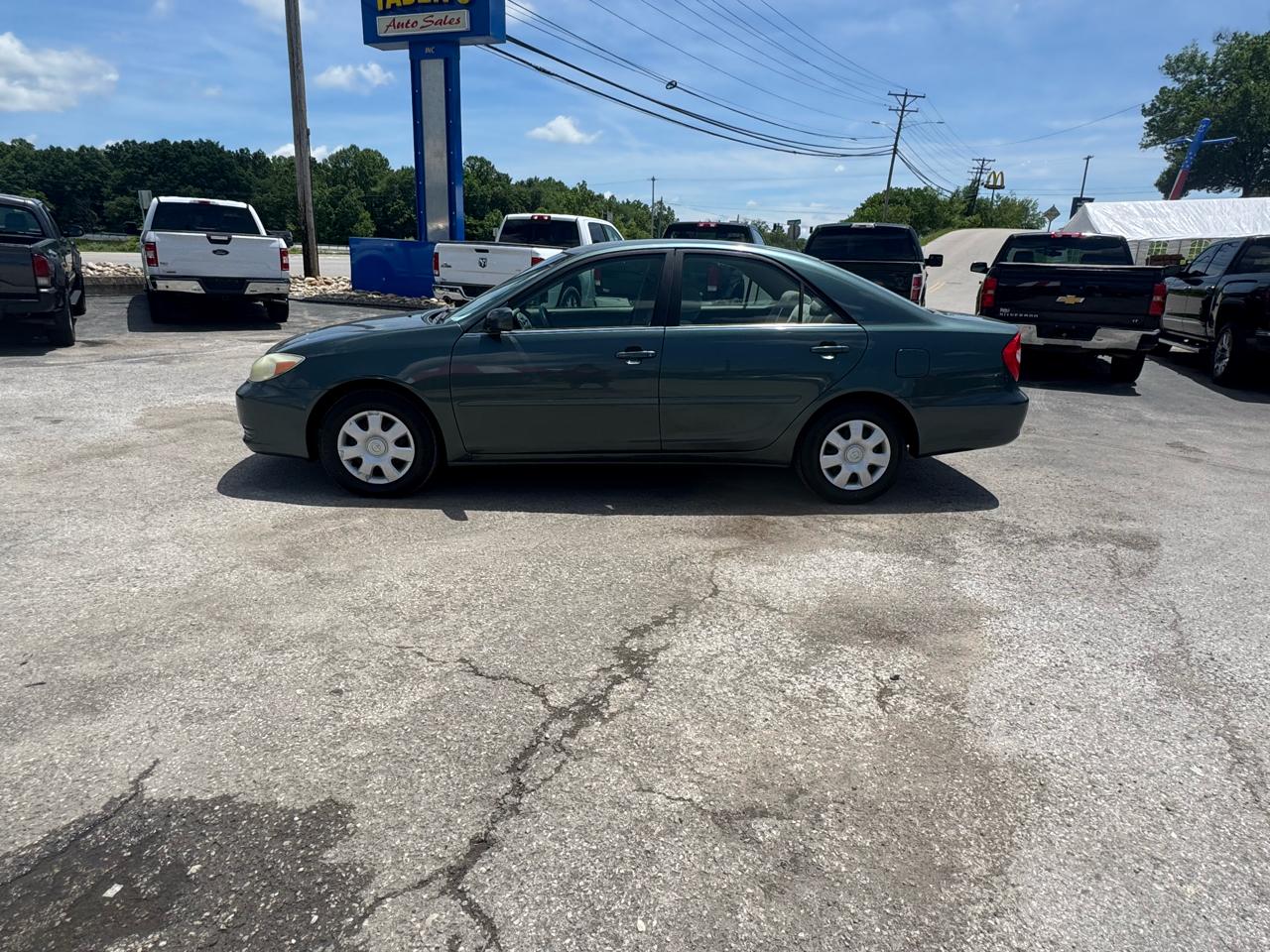 Toyota Camry 4dr Sdn XLE Auto (Natl) 2004