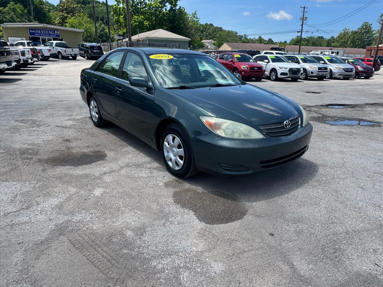 Toyota Camry 4dr Sdn XLE Auto (Natl) 2004
