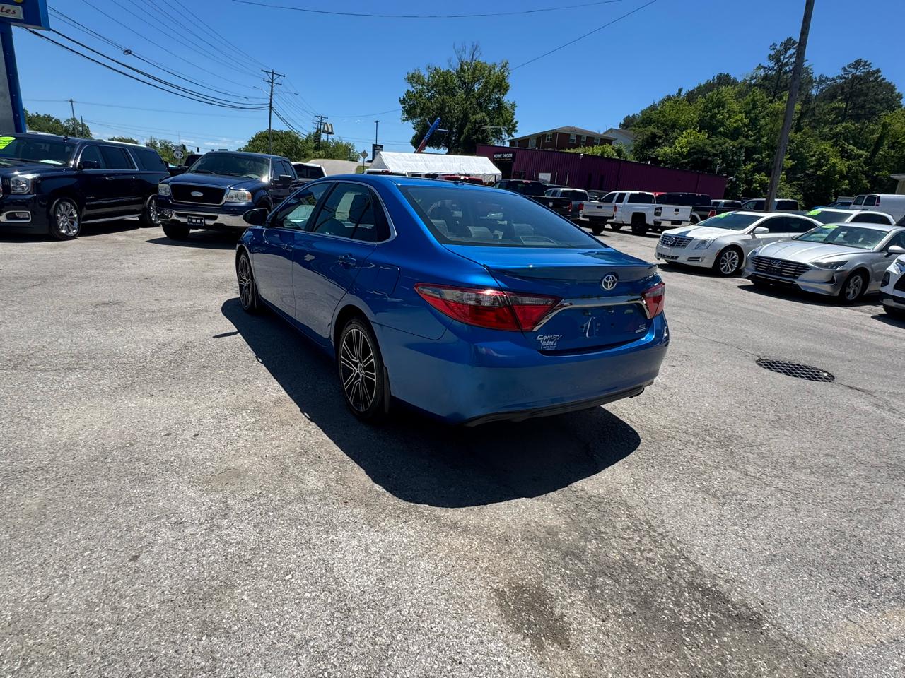 Toyota Camry 4dr Sdn I4 Auto SE w/Special Edition Pkg (Natl) 2016