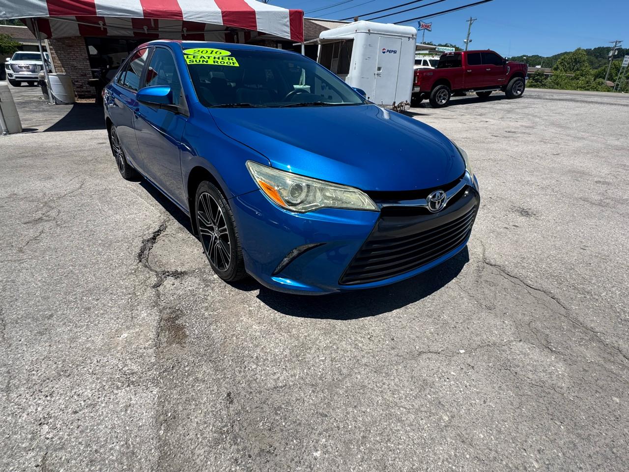 Toyota Camry 4dr Sdn I4 Auto SE w/Special Edition Pkg (Natl) 2016