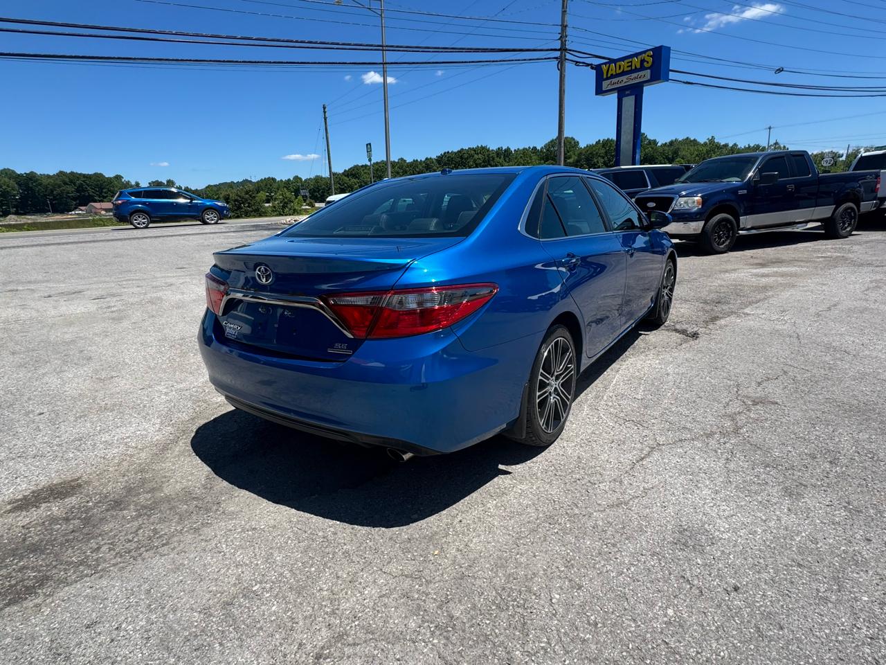 Toyota Camry 4dr Sdn I4 Auto SE w/Special Edition Pkg (Natl) 2016