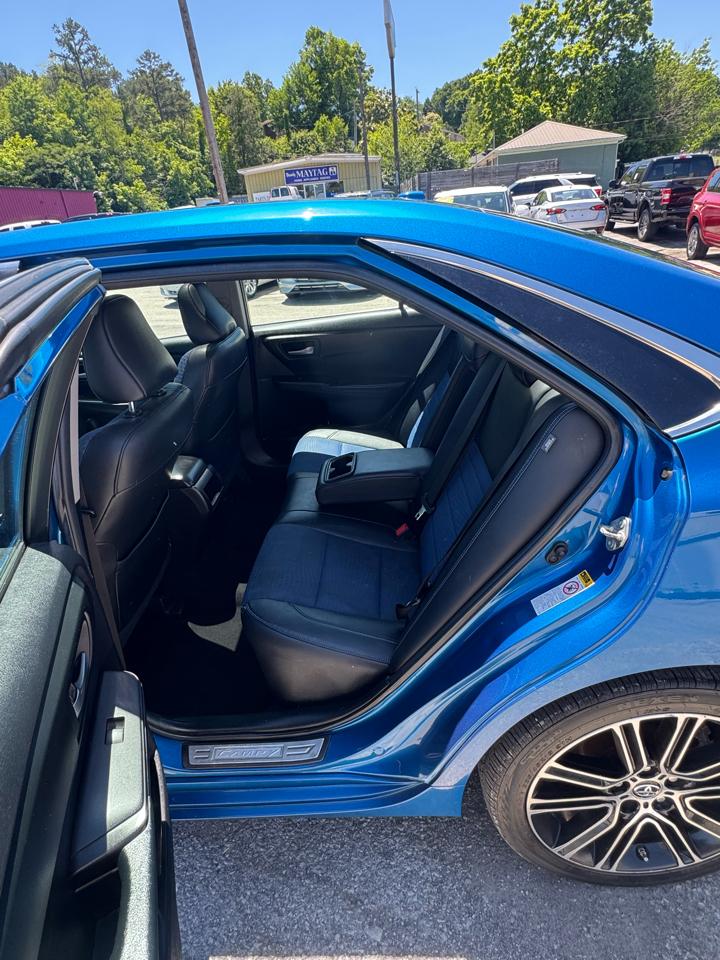 Toyota Camry 4dr Sdn I4 Auto SE w/Special Edition Pkg (Natl) 2016