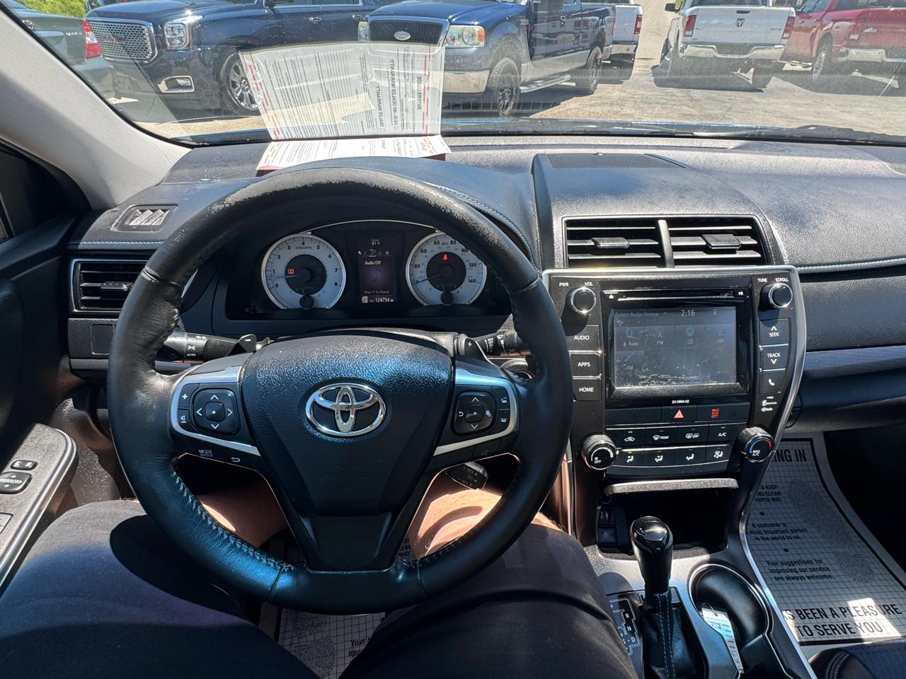 Toyota Camry 4dr Sdn I4 Auto SE w/Special Edition Pkg (Natl) 2016