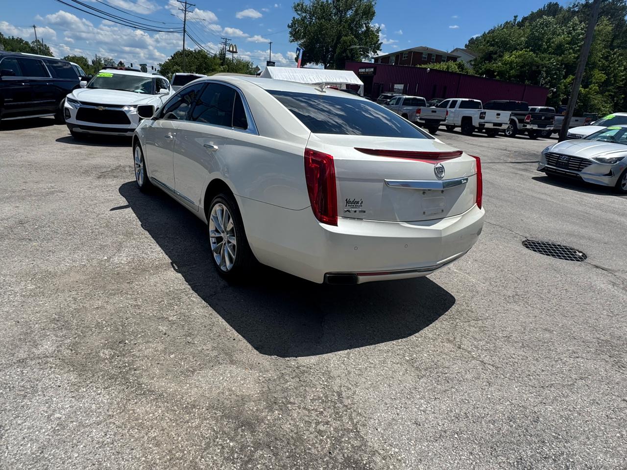 Cadillac XTS 4dr Sdn Premium FWD 2013
