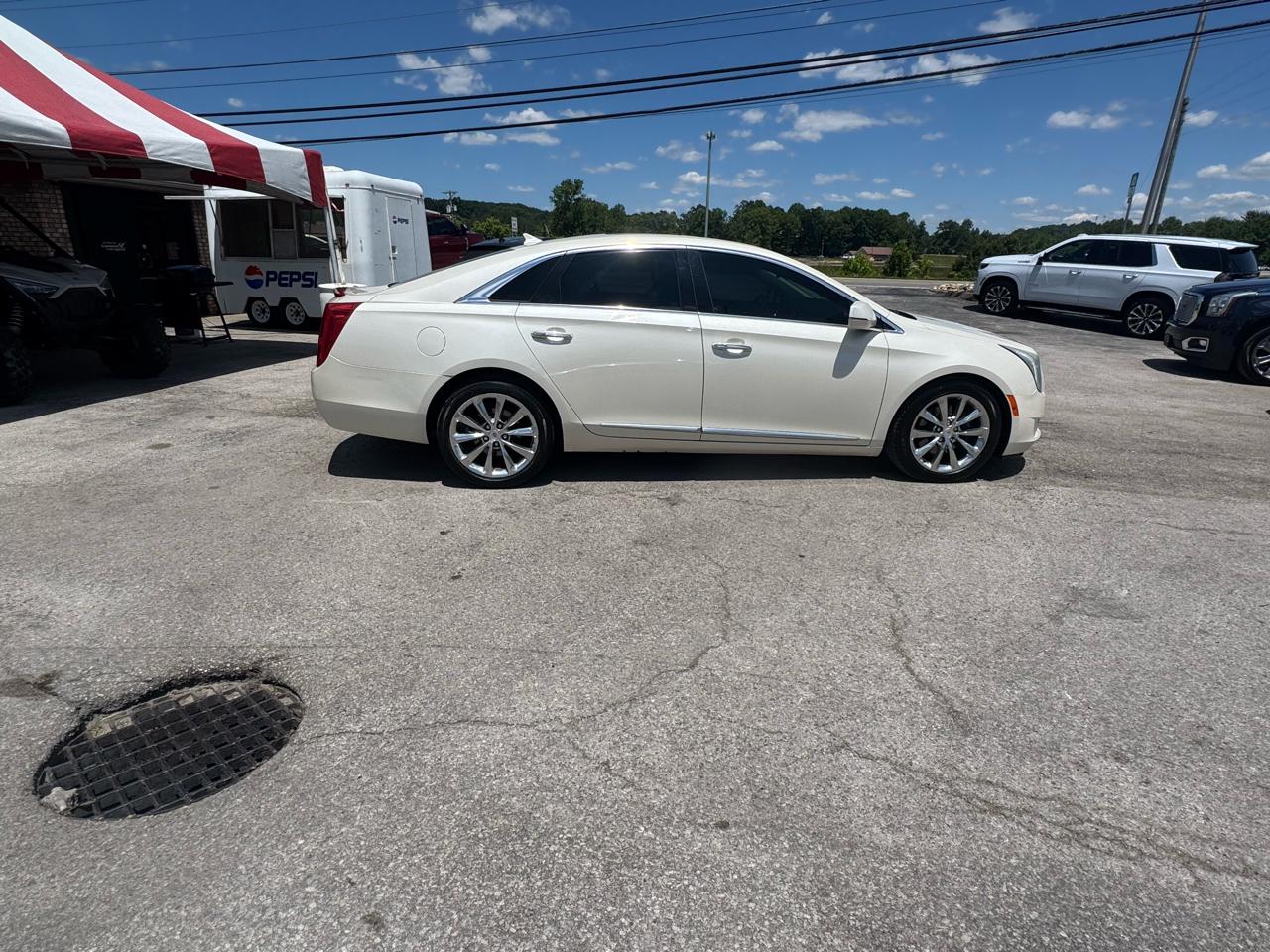 Cadillac XTS 4dr Sdn Premium FWD 2013