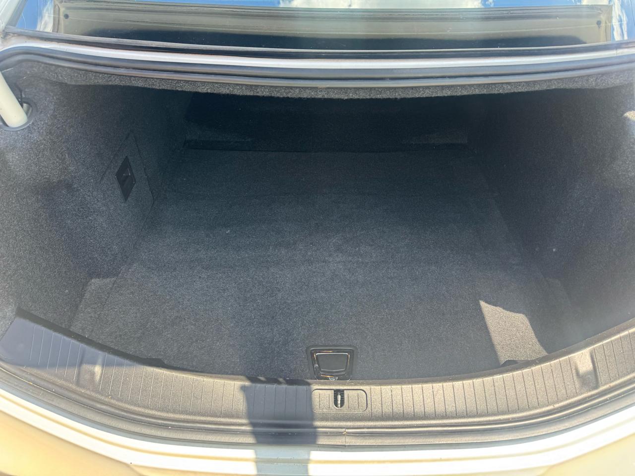 Cadillac XTS 4dr Sdn Premium FWD 2013