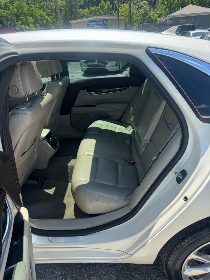 Cadillac XTS 4dr Sdn Premium FWD 2013