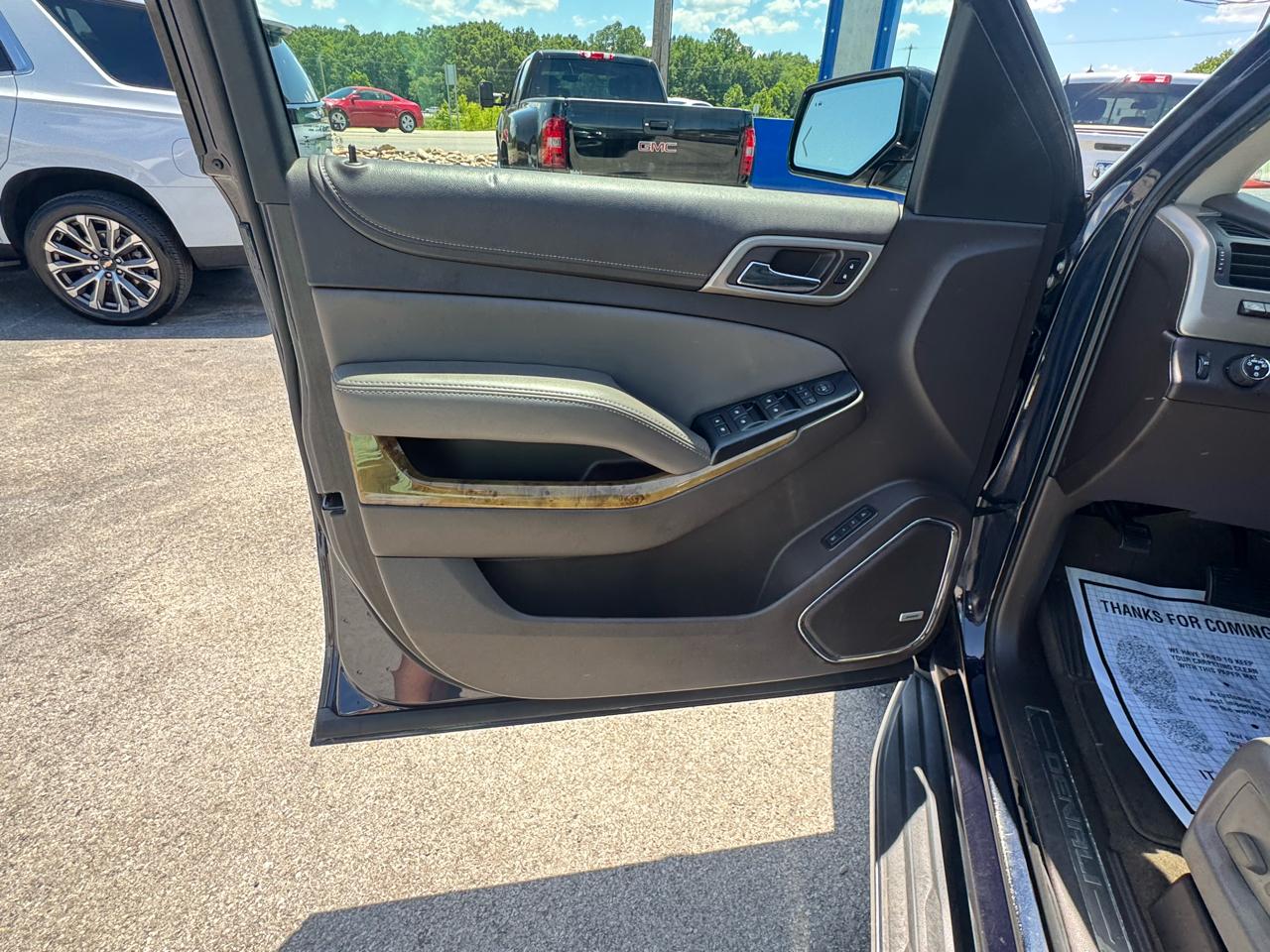 GMC Yukon XL 4WD 4dr Denali 2017