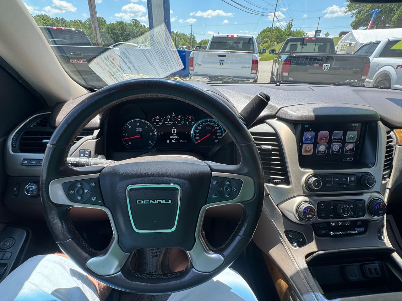 GMC Yukon XL 4WD 4dr Denali 2017