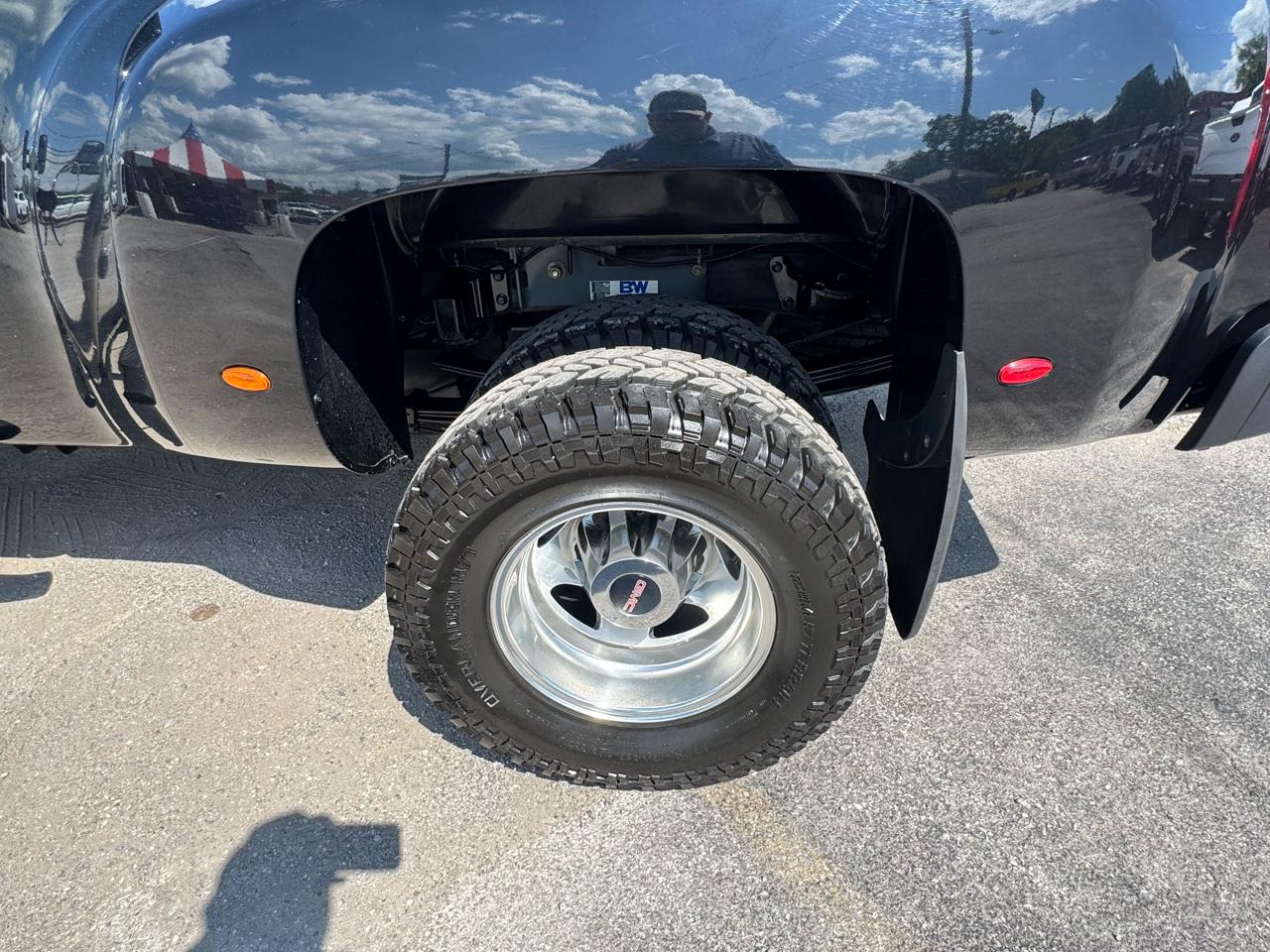 GMC Sierra 3500HD 4WD Crew Cab 167.7" DRW Denali 2011