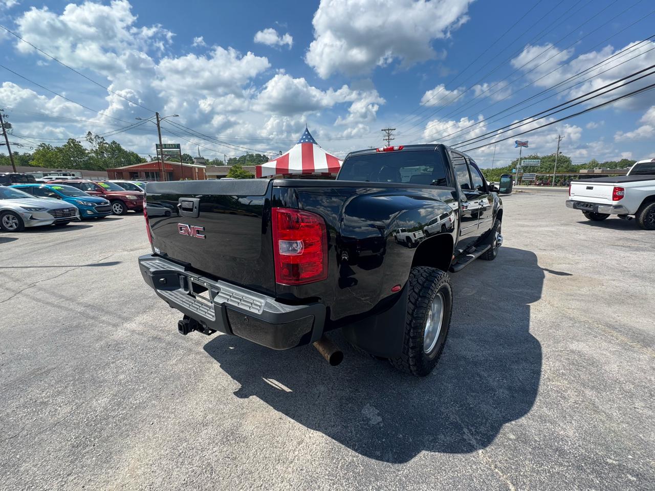 GMC Sierra 3500HD 4WD Crew Cab 167.7" DRW Denali 2011