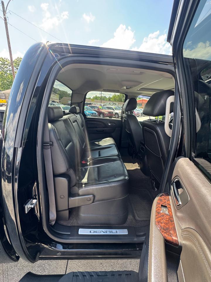 GMC Sierra 3500HD 4WD Crew Cab 167.7" DRW Denali 2011