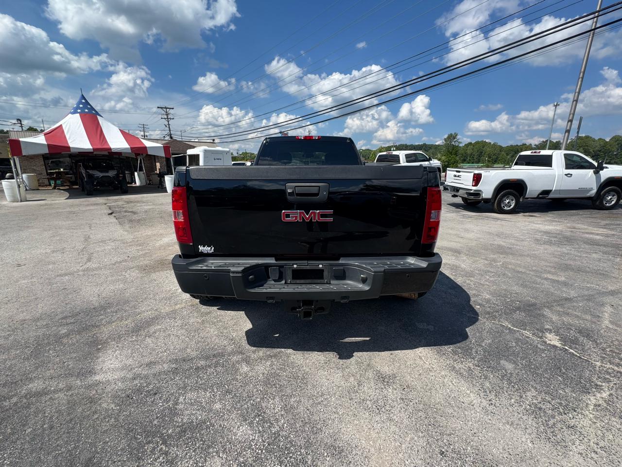 GMC Sierra 3500HD 4WD Crew Cab 167.7" DRW Denali 2011