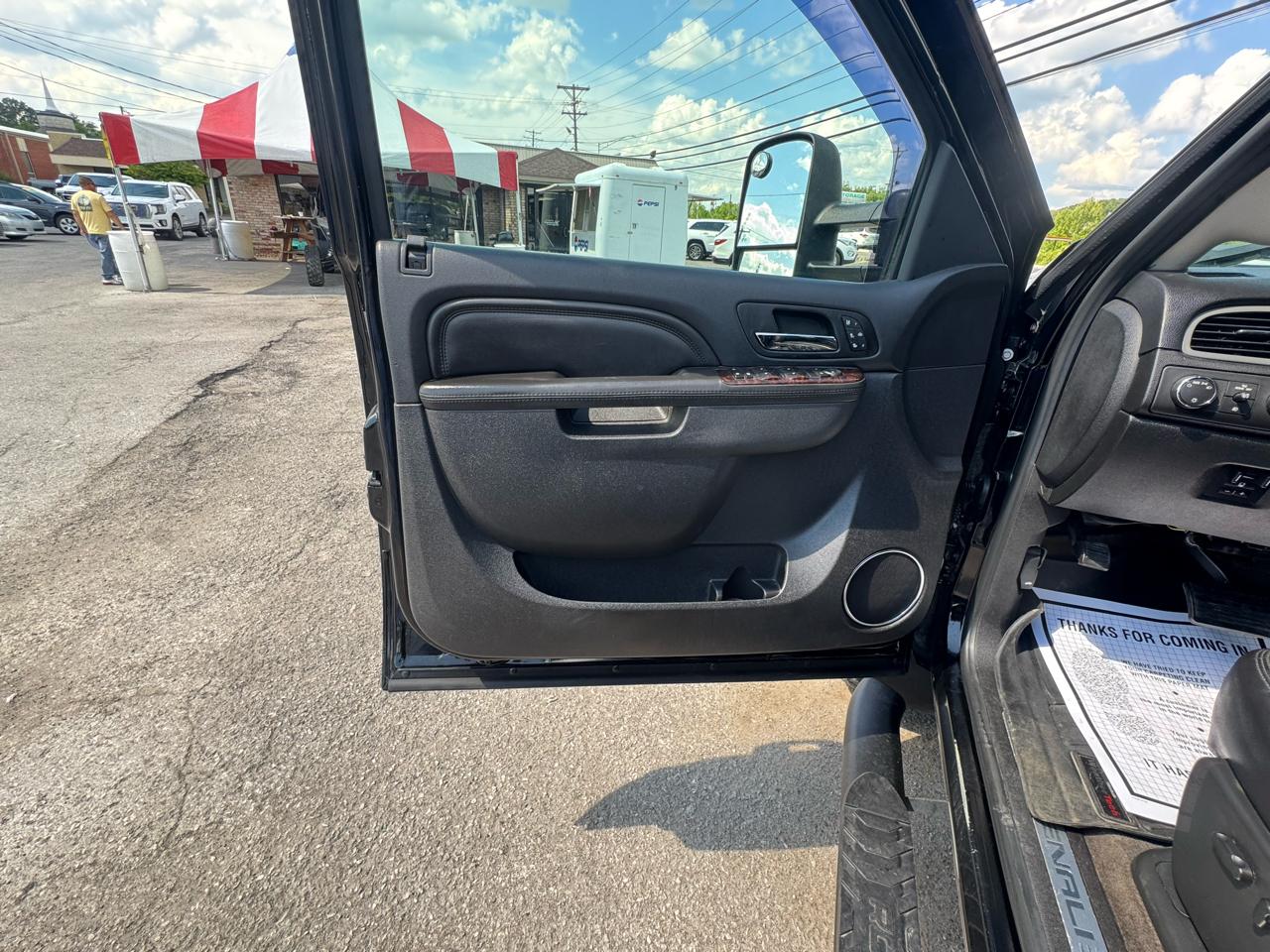GMC Sierra 3500HD 4WD Crew Cab 167.7" DRW Denali 2011