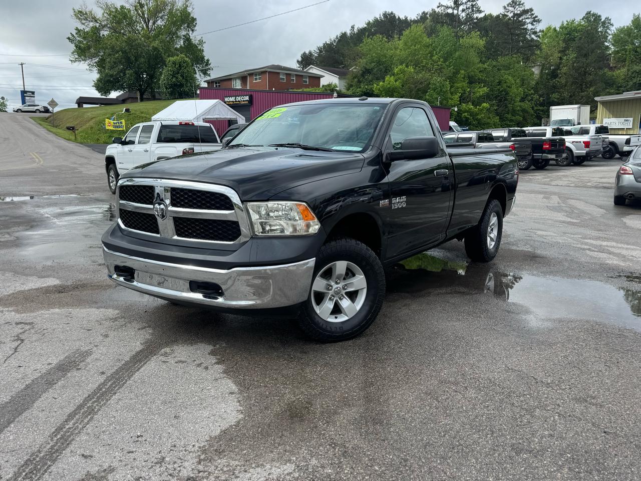 RAM 1500 4WD Reg Cab 140.5" Tradesman 2016
