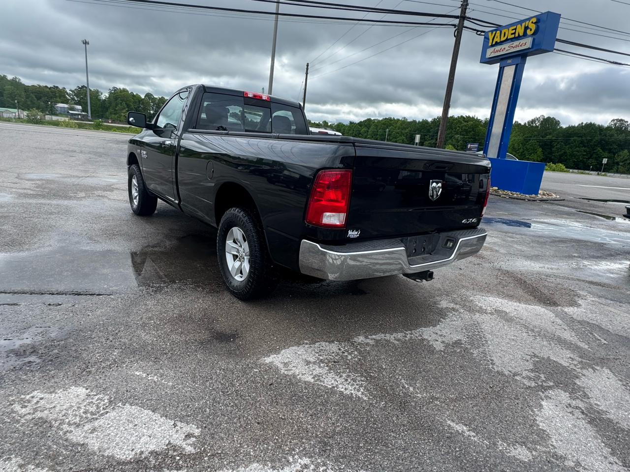 RAM 1500 4WD Reg Cab 140.5" Tradesman 2016