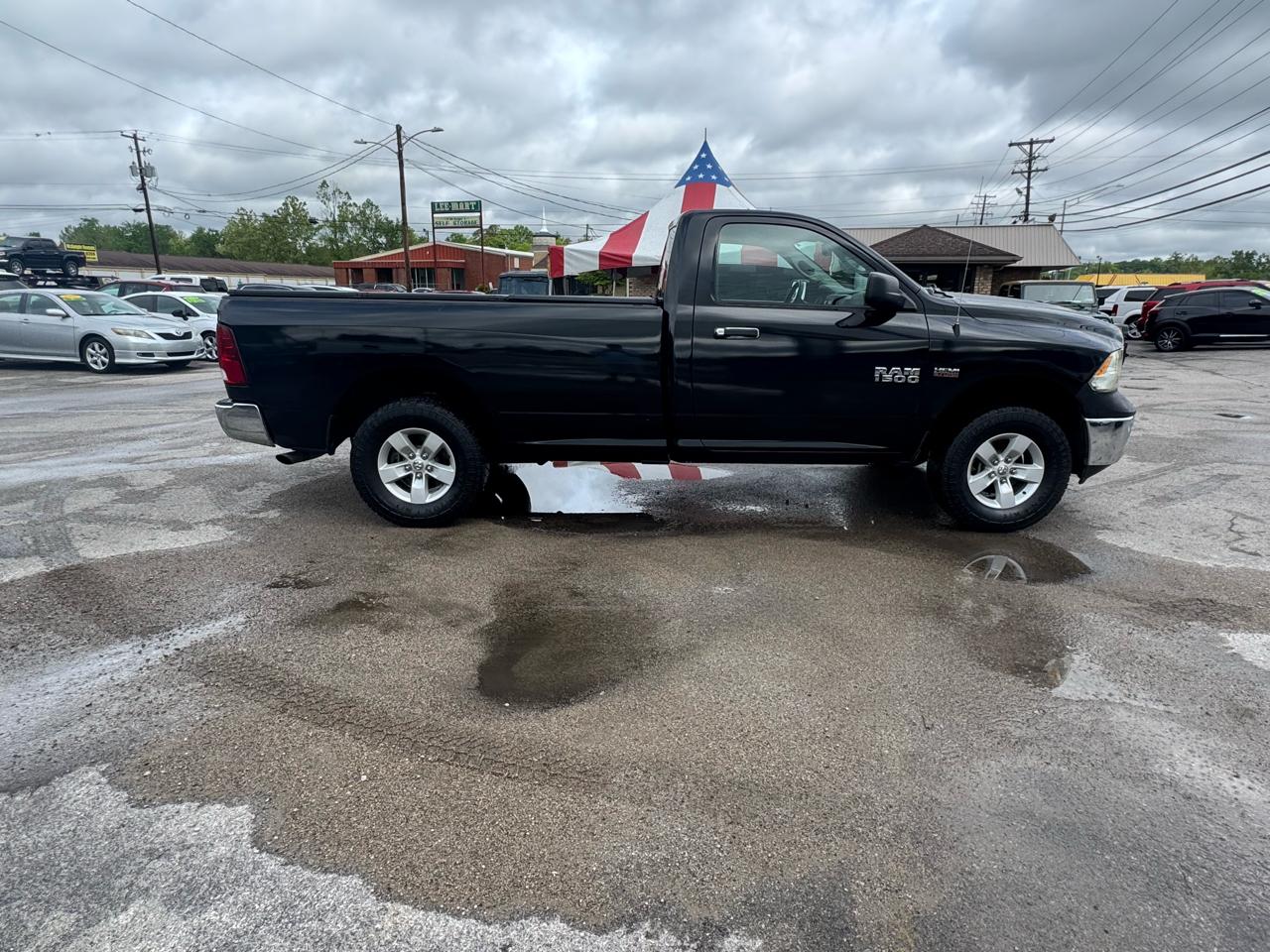 RAM 1500 4WD Reg Cab 140.5" Tradesman 2016