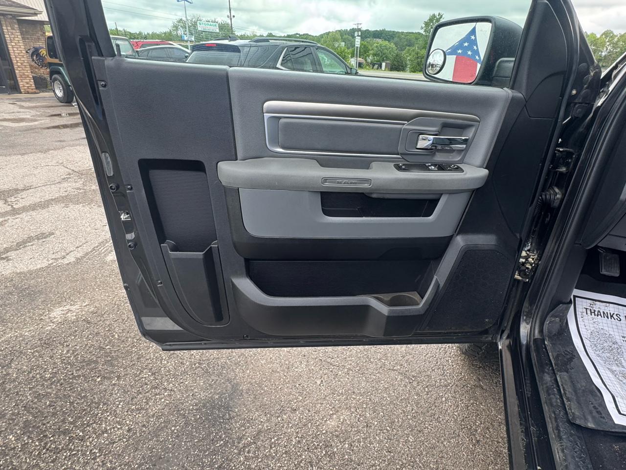 RAM 1500 4WD Reg Cab 140.5" Tradesman 2016