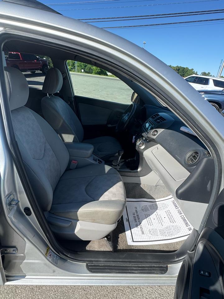 Toyota RAV4 4WD 4dr I4 (Natl) 2012