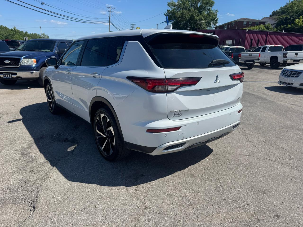 Mitsubishi Outlander SE FWD 2024
