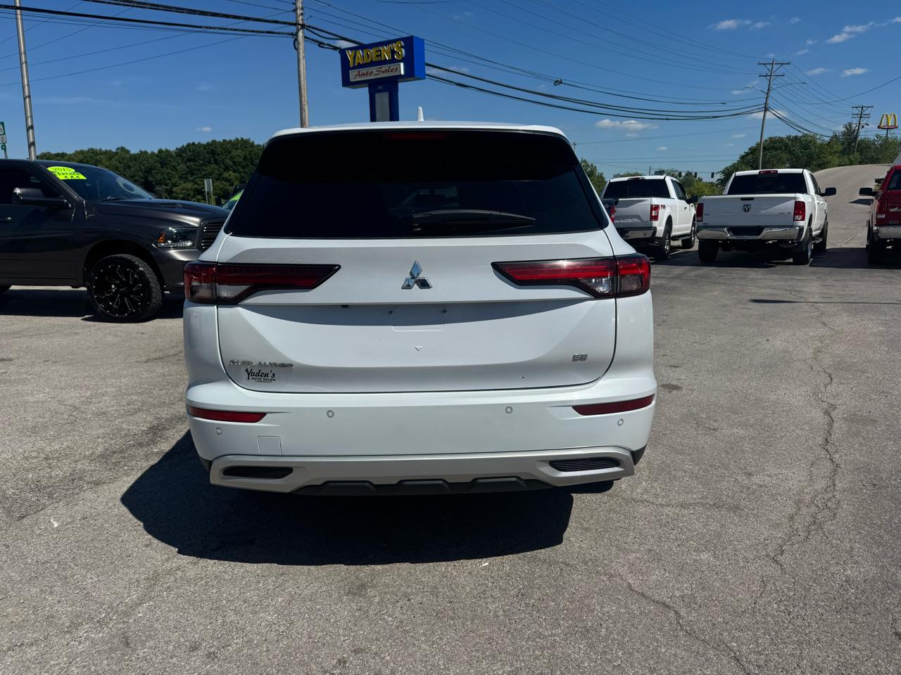 Mitsubishi Outlander SE FWD 2024