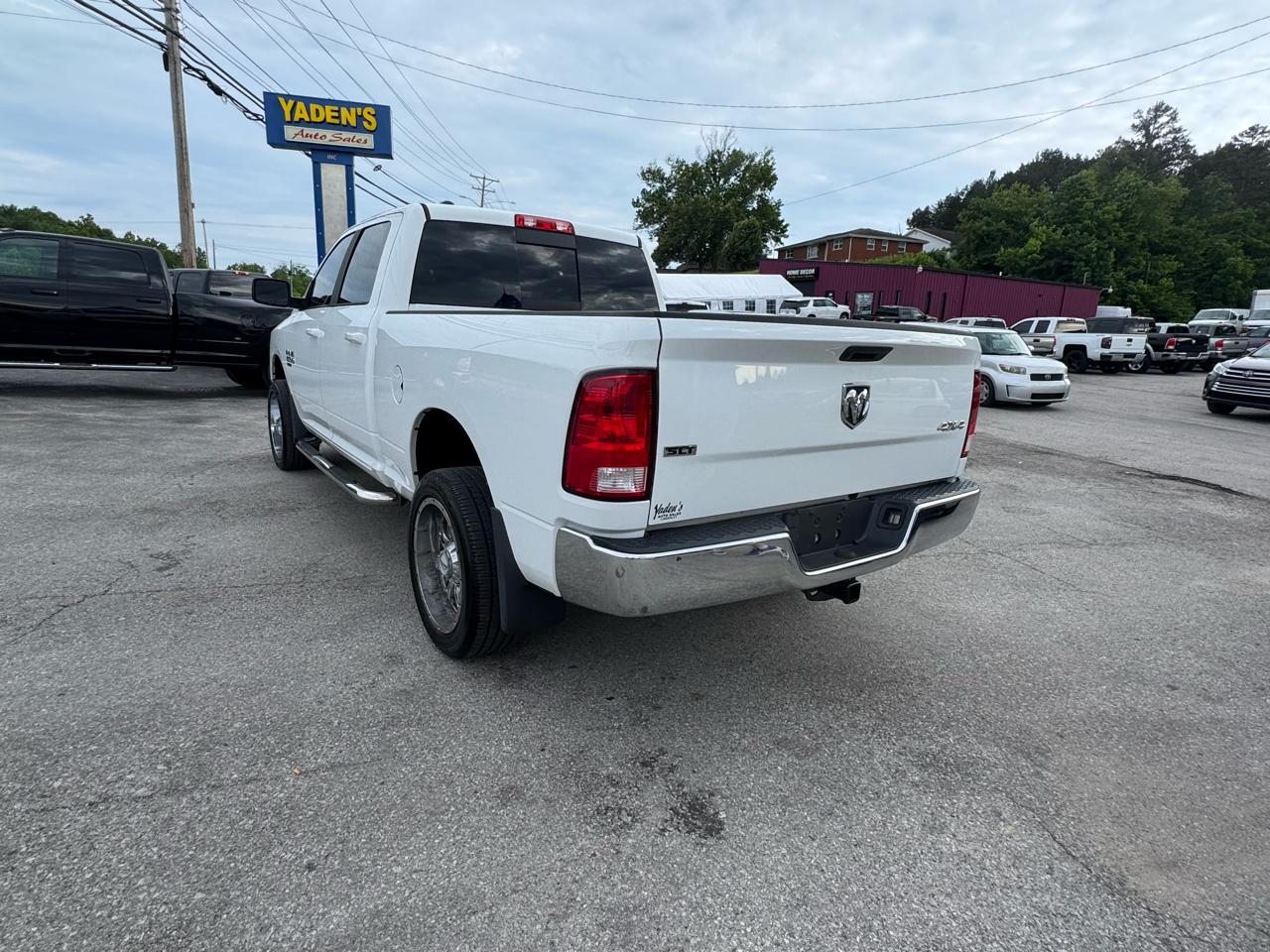 RAM 1500 Classic SLT 4x4 Crew Cab 6'4" Box 2019