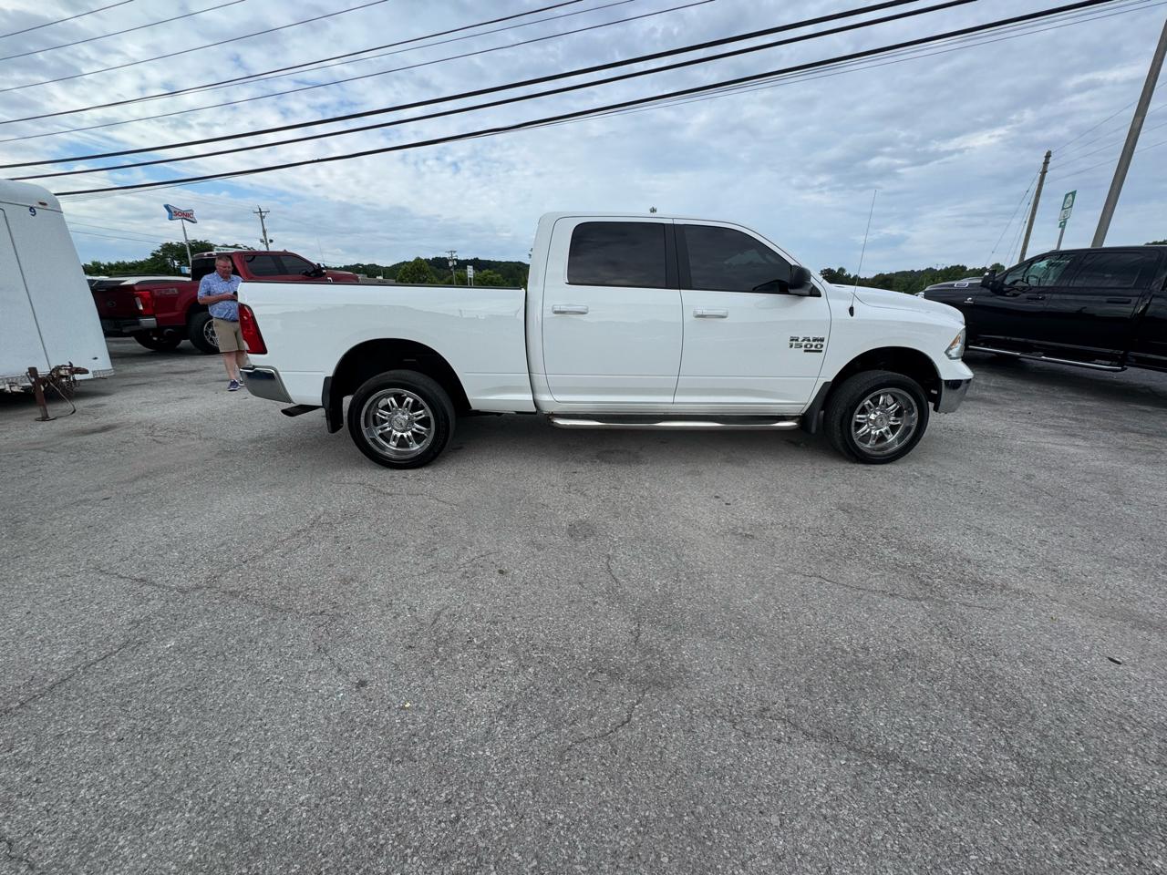RAM 1500 Classic SLT 4x4 Crew Cab 6'4" Box 2019