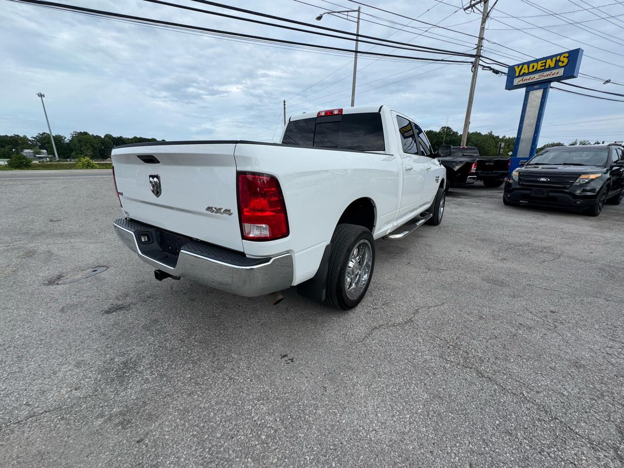 RAM 1500 Classic SLT 4x4 Crew Cab 6'4" Box 2019