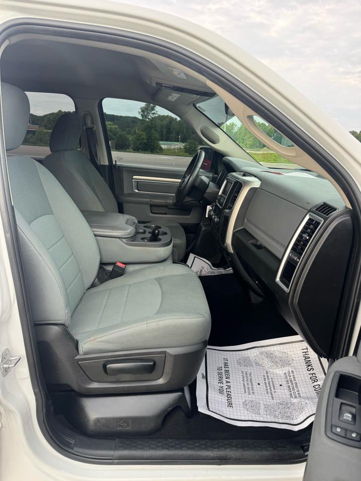 RAM 1500 Classic SLT 4x4 Crew Cab 6'4" Box 2019
