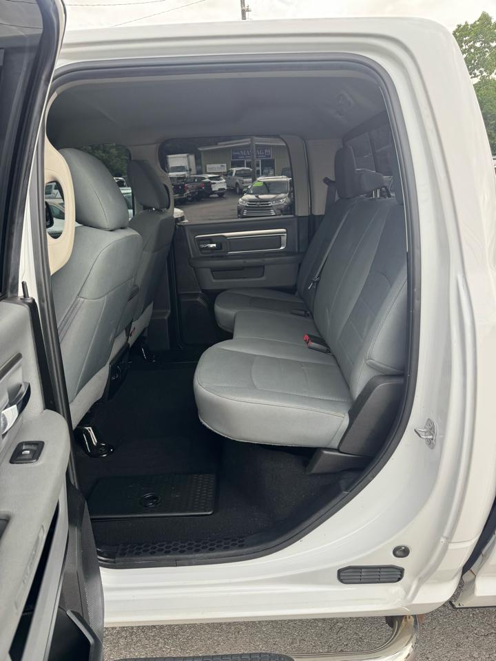RAM 1500 Classic SLT 4x4 Crew Cab 6'4" Box 2019