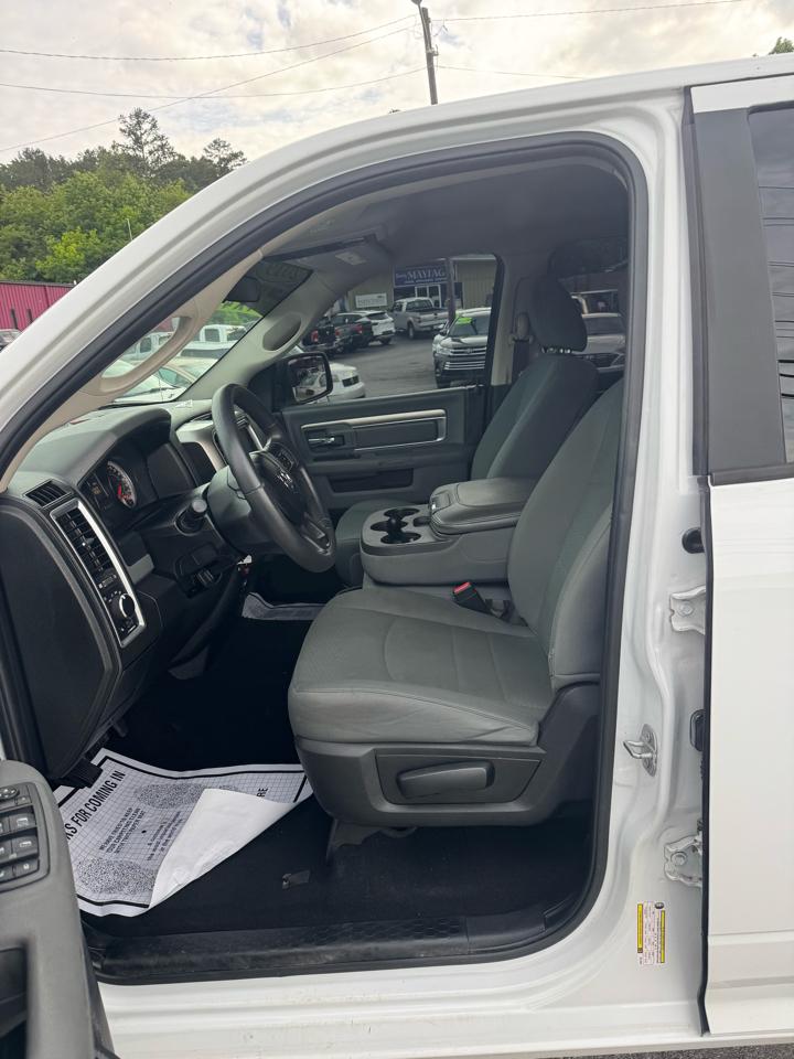 RAM 1500 Classic SLT 4x4 Crew Cab 6'4" Box 2019