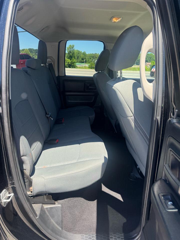 RAM 1500 4WD Quad Cab 140.5" Express 2014