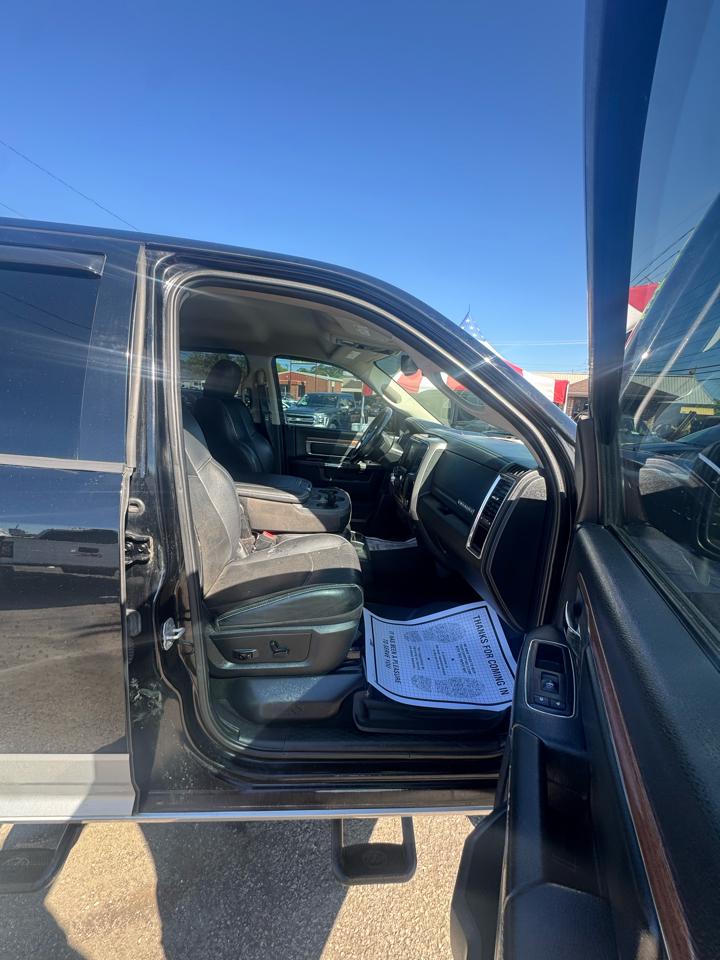 RAM 1500 4WD Crew Cab 140.5" Laramie 2014