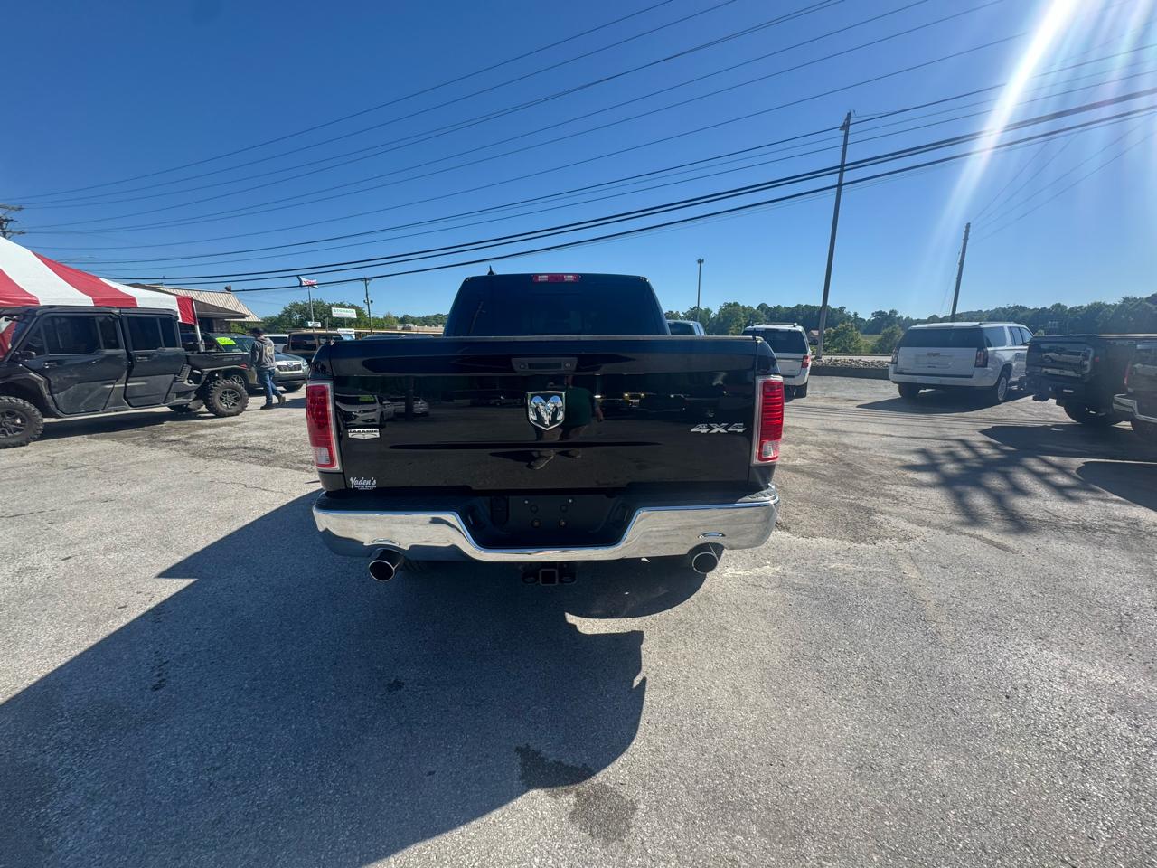 RAM 1500 4WD Crew Cab 140.5" Laramie 2014