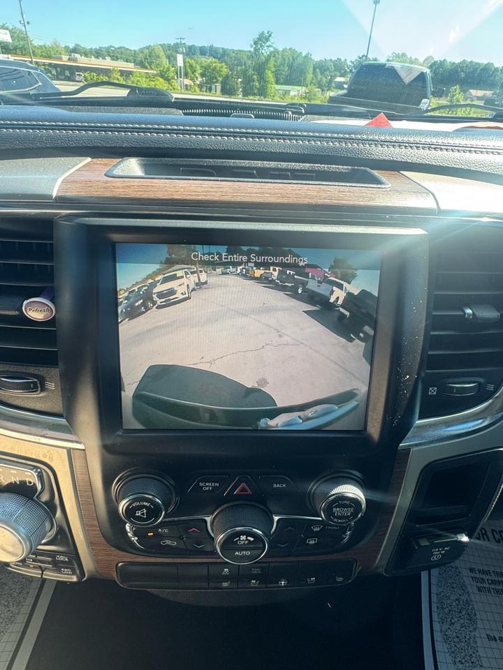 RAM 1500 4WD Crew Cab 140.5" Laramie 2014