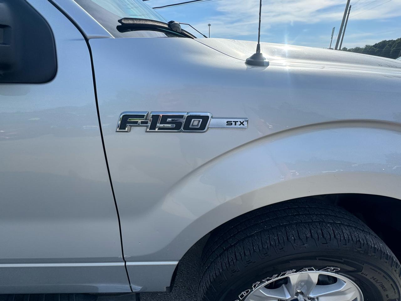 Ford F-150 4WD SuperCab 133" STX 2013
