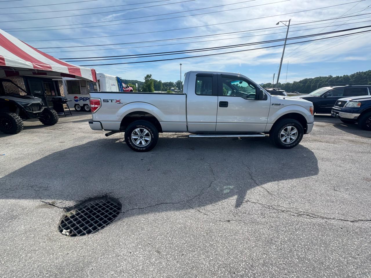 Ford F-150 4WD SuperCab 133" STX 2013